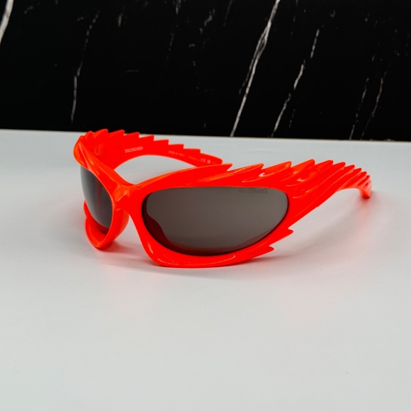 NEW BB0255S 005 BALENCIAGA ORANGE OVAL WOMEN BALENCIAGA SUNGLASSES - Picture 3 of 10